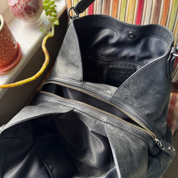 Authentic Coach Studded hobo/shoulder bag in black leather with a stud-pattern - Picture 5 of 9